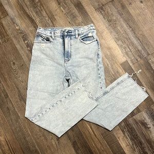 Abercrombie and Fitch high waisted light wash raw hem jeans size 6